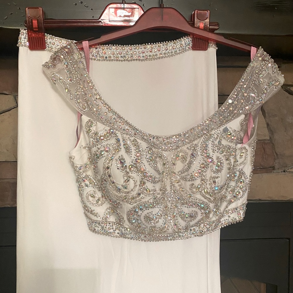 Gorgeous Sparkling 2 piece Prom Dress +extras